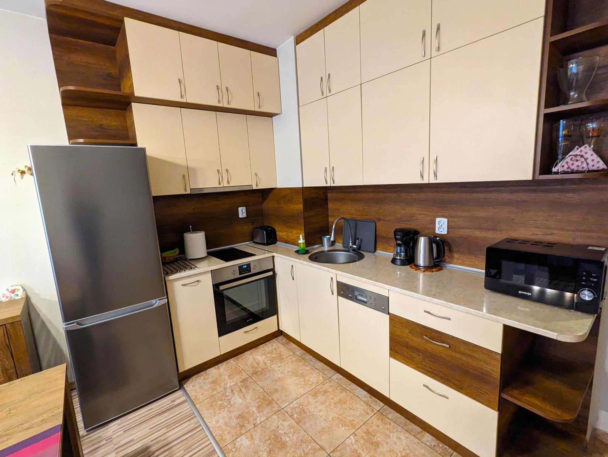 Business And Leisure Apartments In Mladost 2 With Free Garage Sofia Bagian luar foto